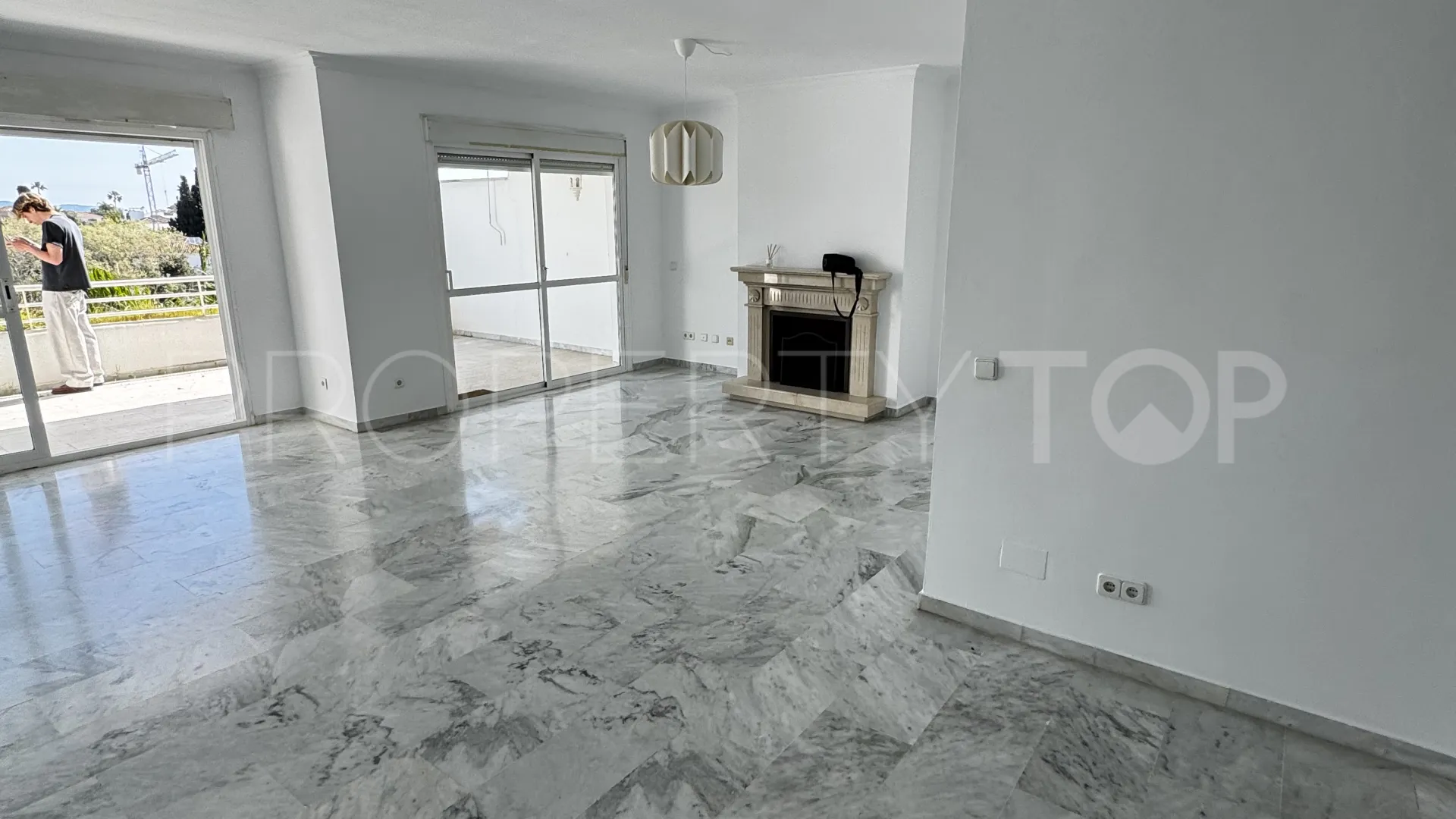 Guadalmina Baja, atico duplex de 5 dormitorios en venta
