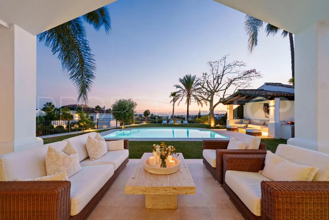 Villa with 4 bedrooms for sale in Nueva Andalucia