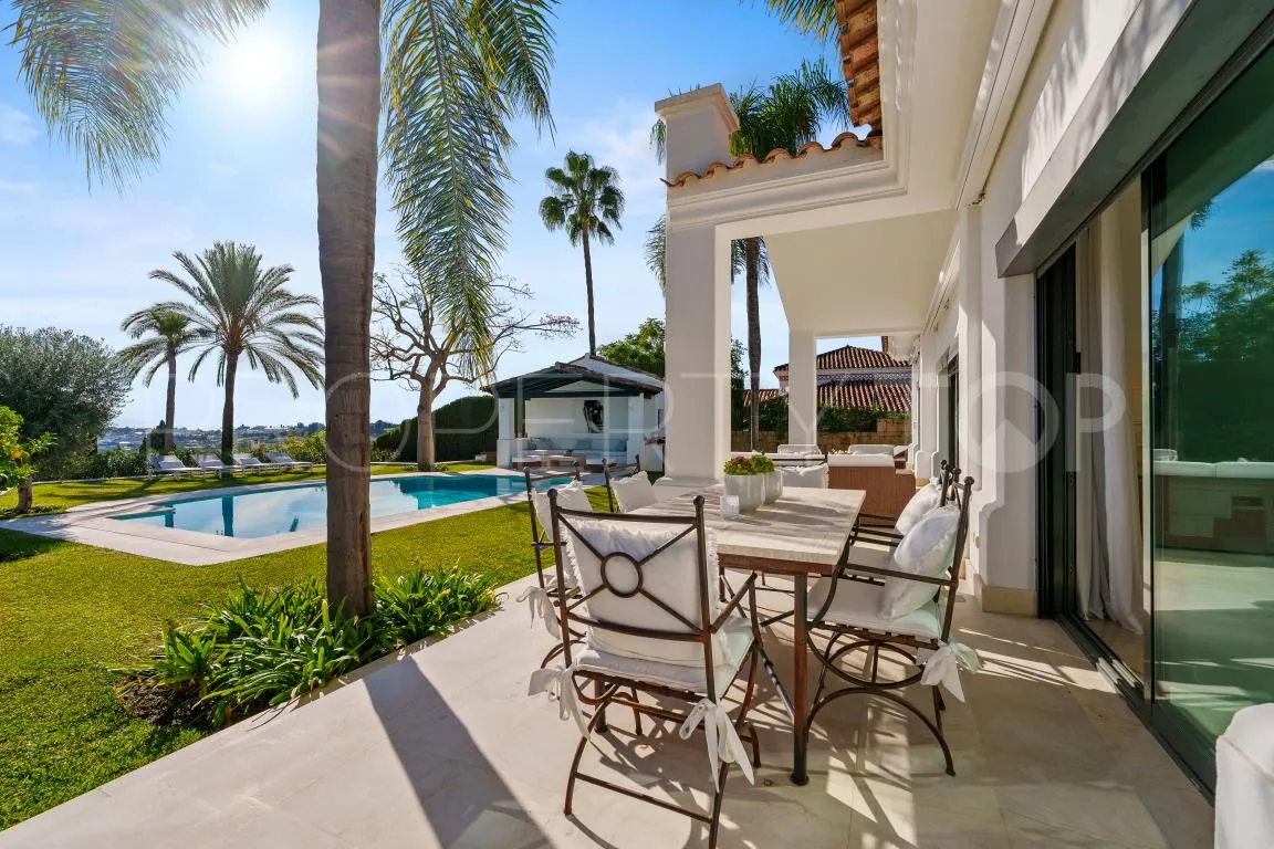 Villa with 4 bedrooms for sale in Nueva Andalucia