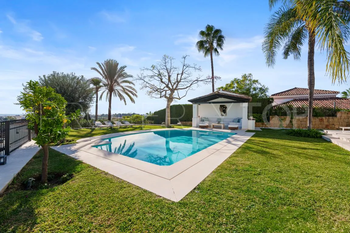 Villa with 4 bedrooms for sale in Nueva Andalucia