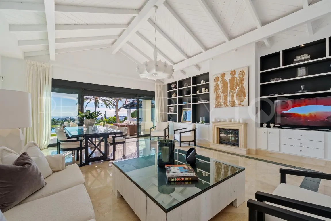 Villa with 4 bedrooms for sale in Nueva Andalucia