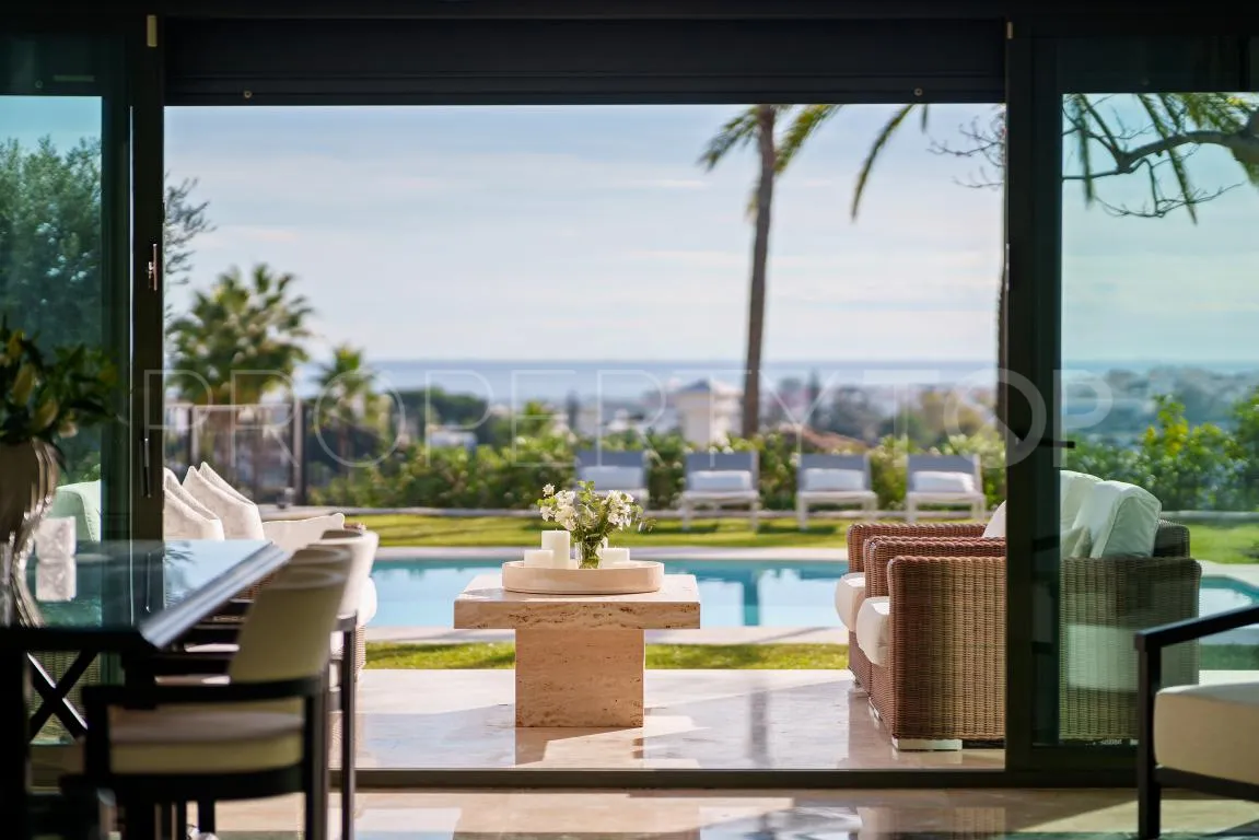 Villa with 4 bedrooms for sale in Nueva Andalucia
