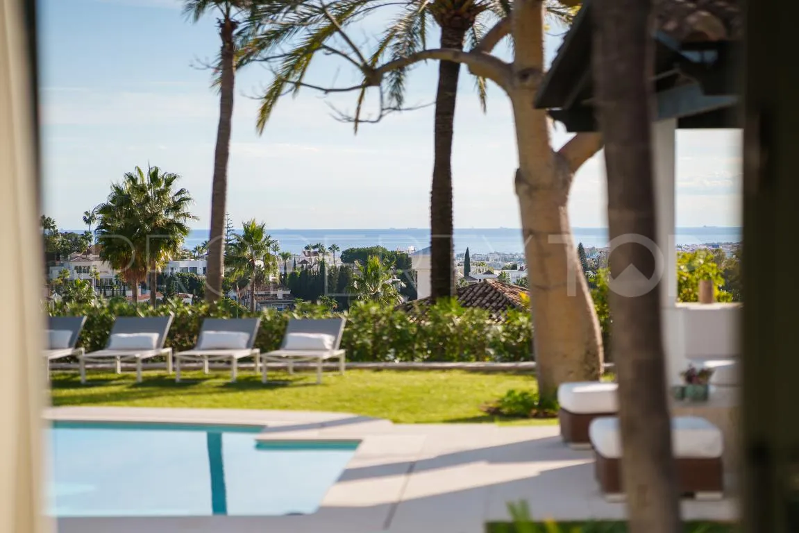 Villa with 4 bedrooms for sale in Nueva Andalucia