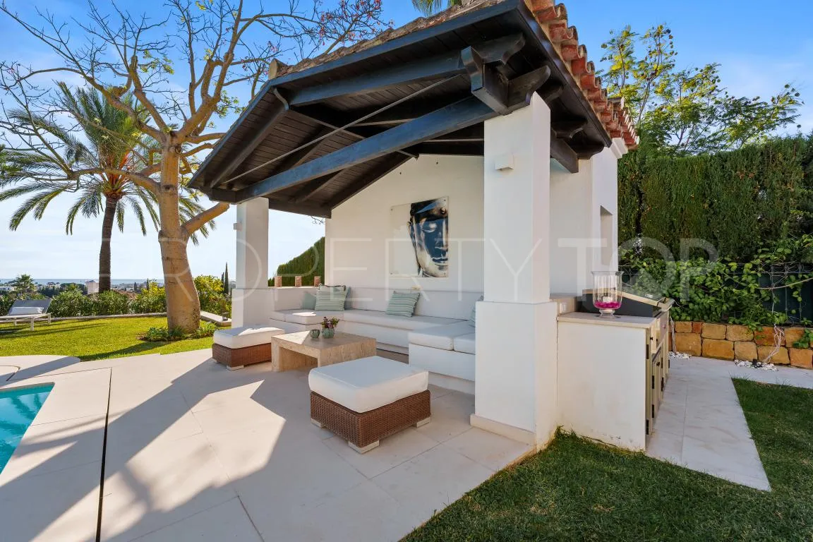 Villa with 4 bedrooms for sale in Nueva Andalucia