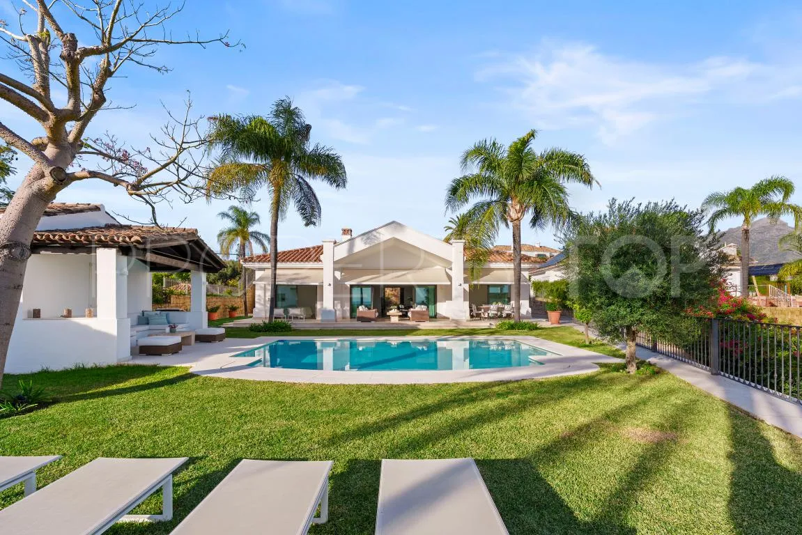 Villa with 4 bedrooms for sale in Nueva Andalucia