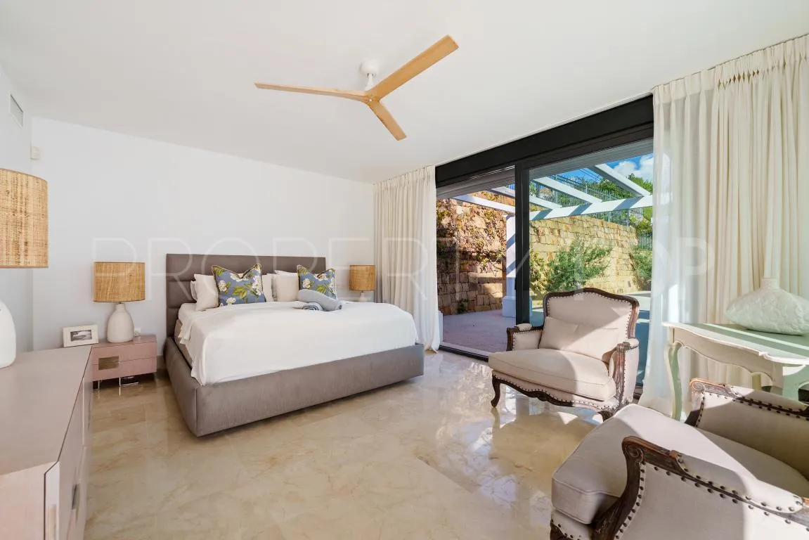 Villa with 4 bedrooms for sale in Nueva Andalucia