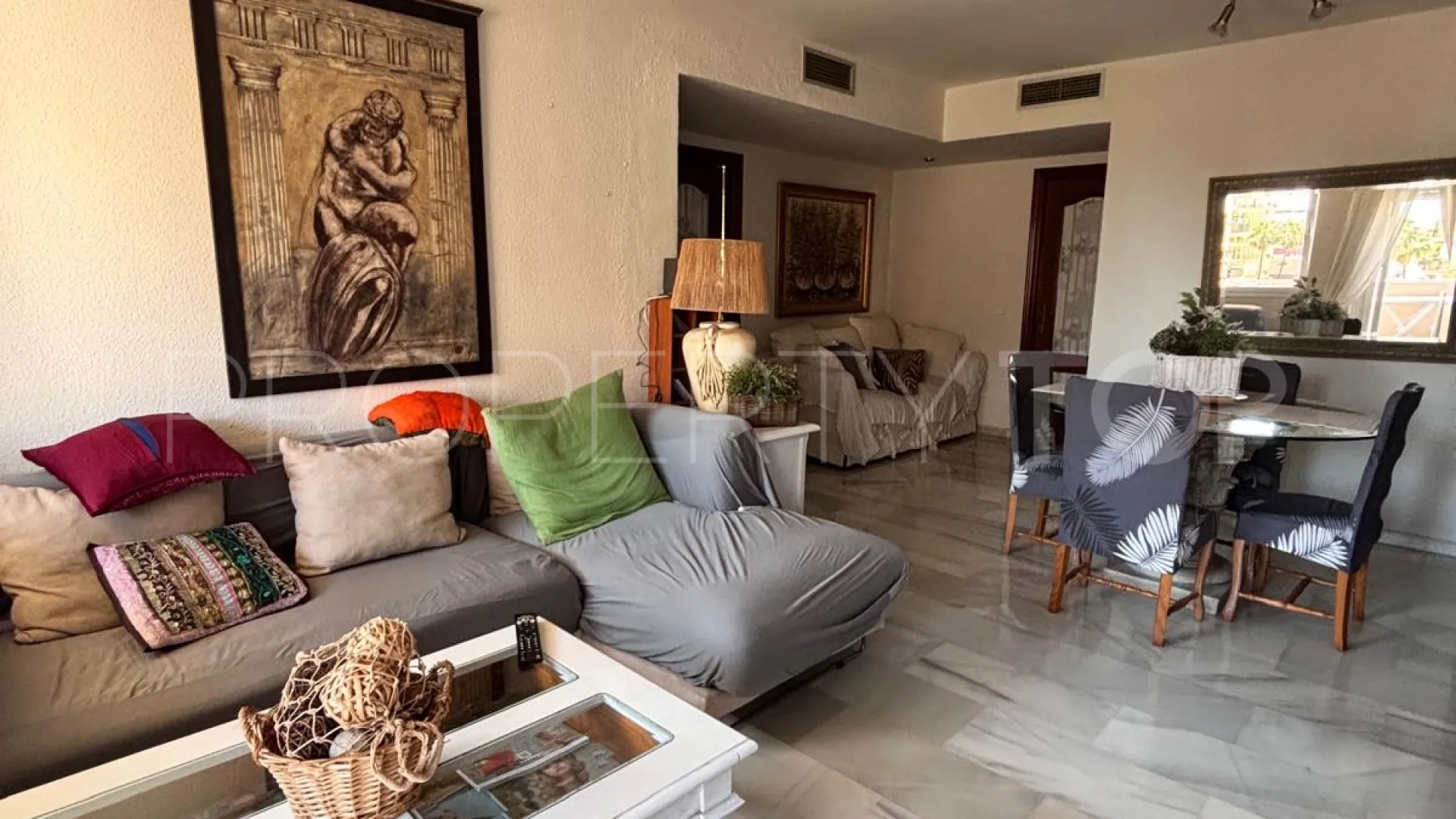 Se vende apartamento de 3 dormitorios en Marbella