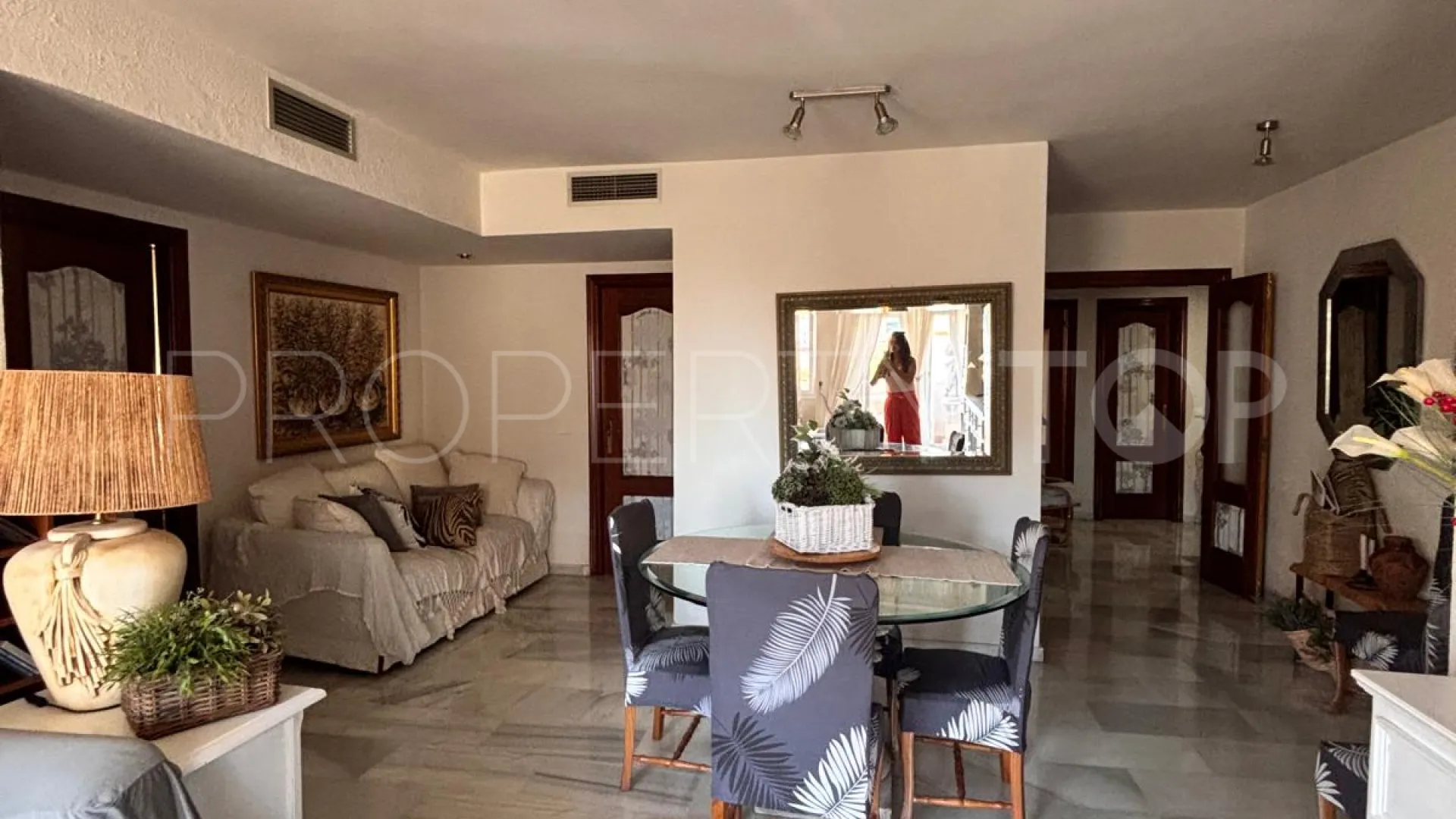 Se vende apartamento de 3 dormitorios en Marbella