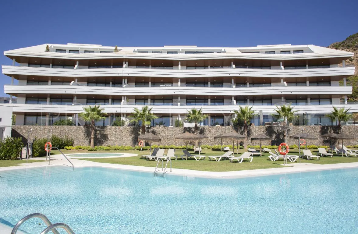 Buy 2 bedrooms apartment in El Higueron