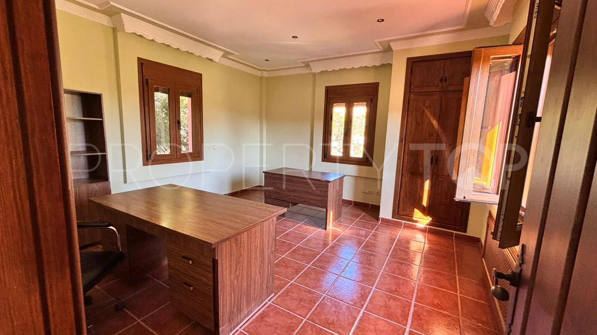 Villa for sale in Estepona