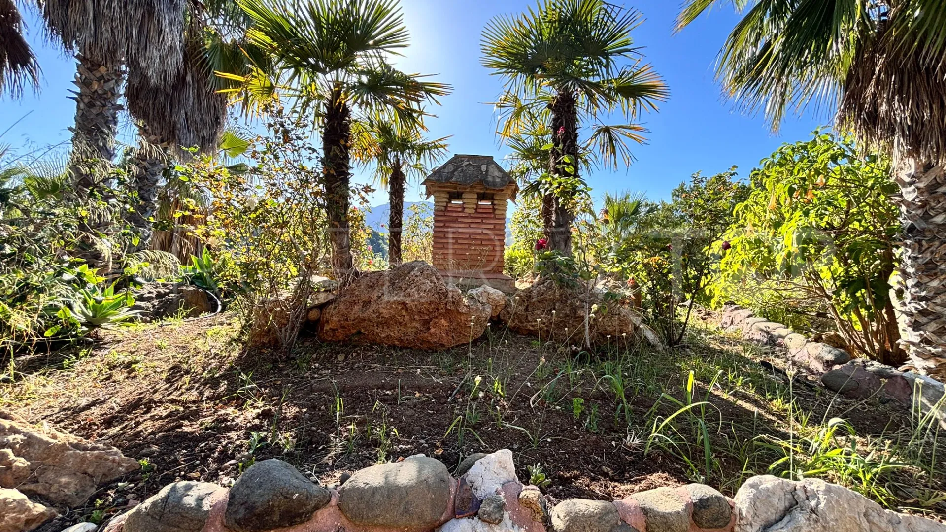 Villa for sale in Estepona