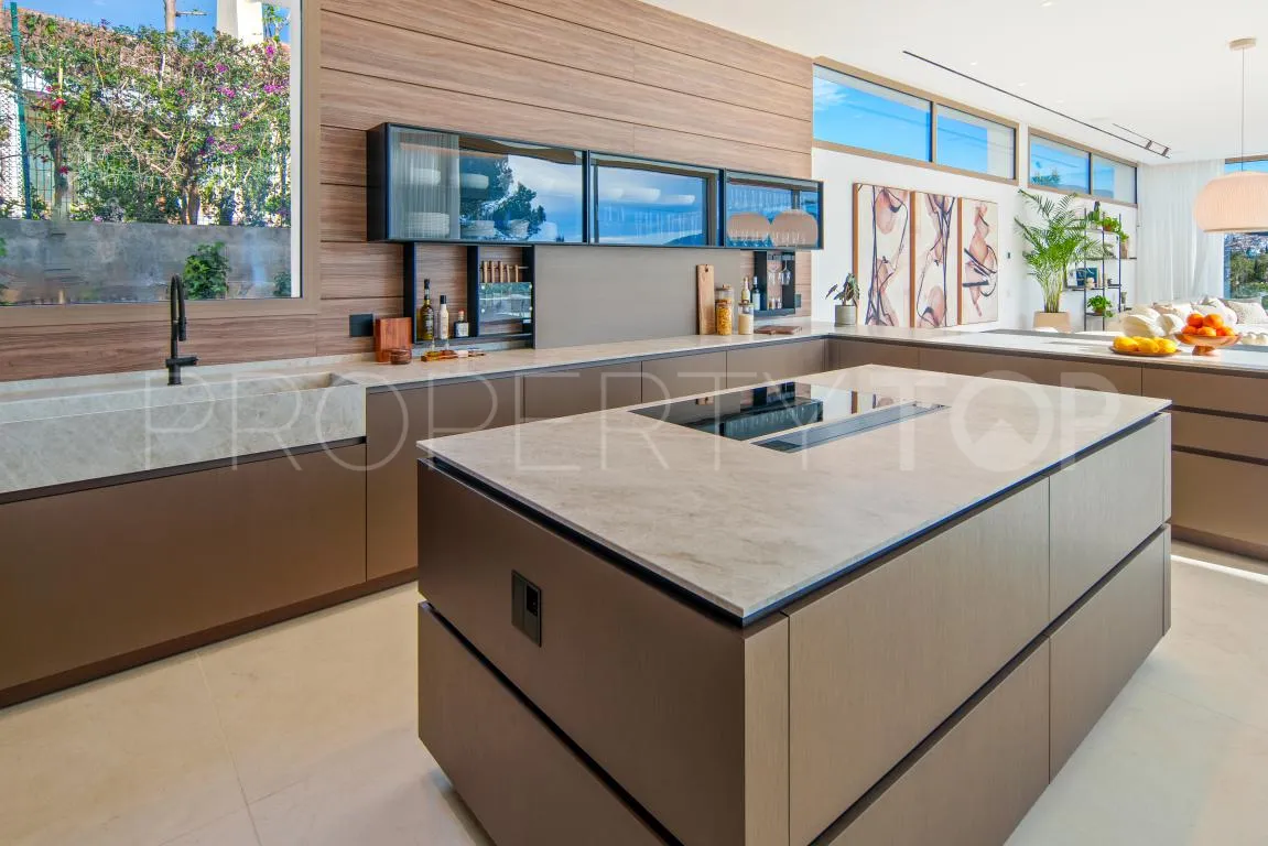 Villa en venta de 5 dormitorios en Nueva Andalucia