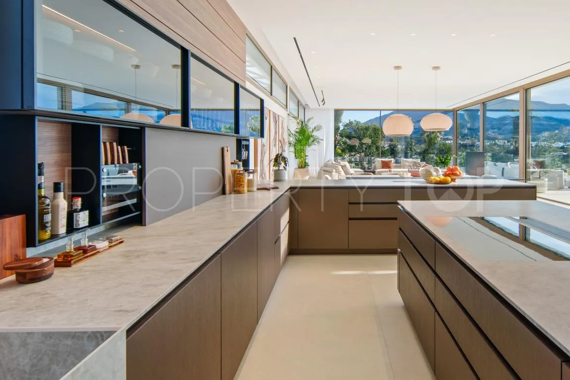 Villa en venta de 5 dormitorios en Nueva Andalucia
