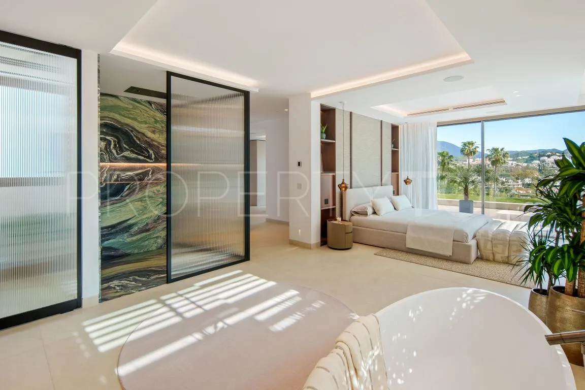 Villa en venta de 5 dormitorios en Nueva Andalucia