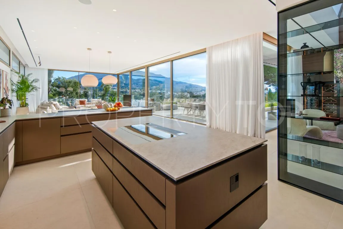 Villa en venta de 5 dormitorios en Nueva Andalucia