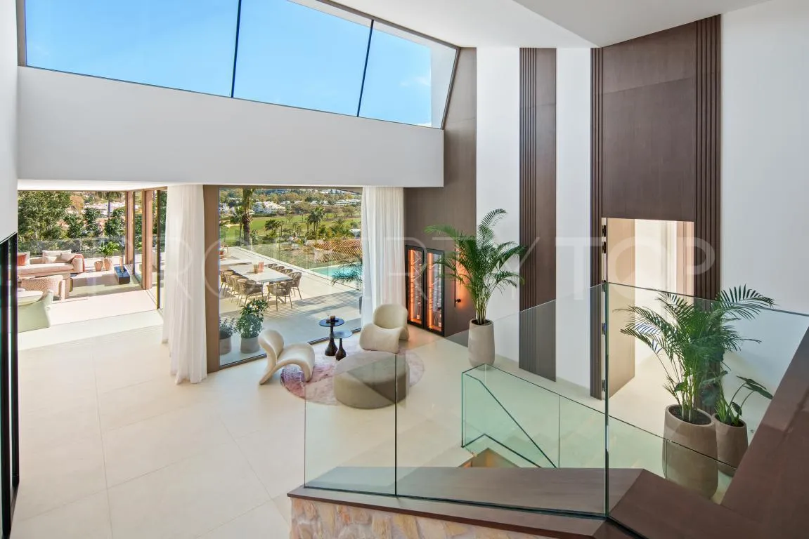 Villa en venta de 5 dormitorios en Nueva Andalucia