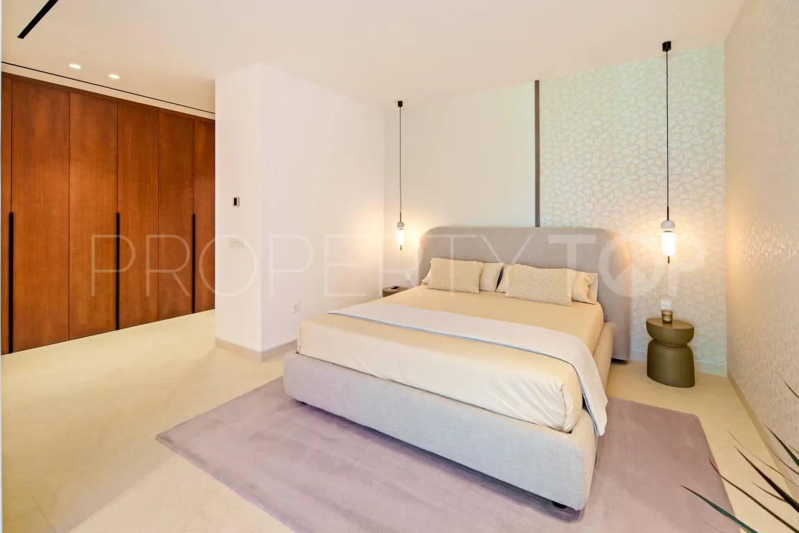 Villa en venta de 5 dormitorios en Nueva Andalucia