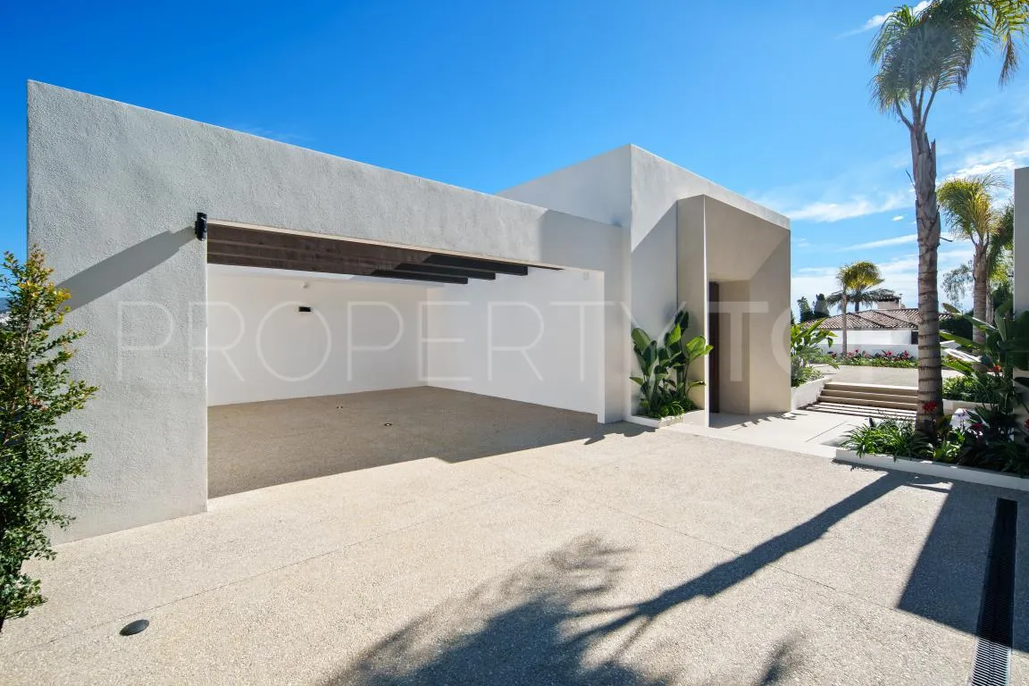 Villa en venta de 5 dormitorios en Nueva Andalucia