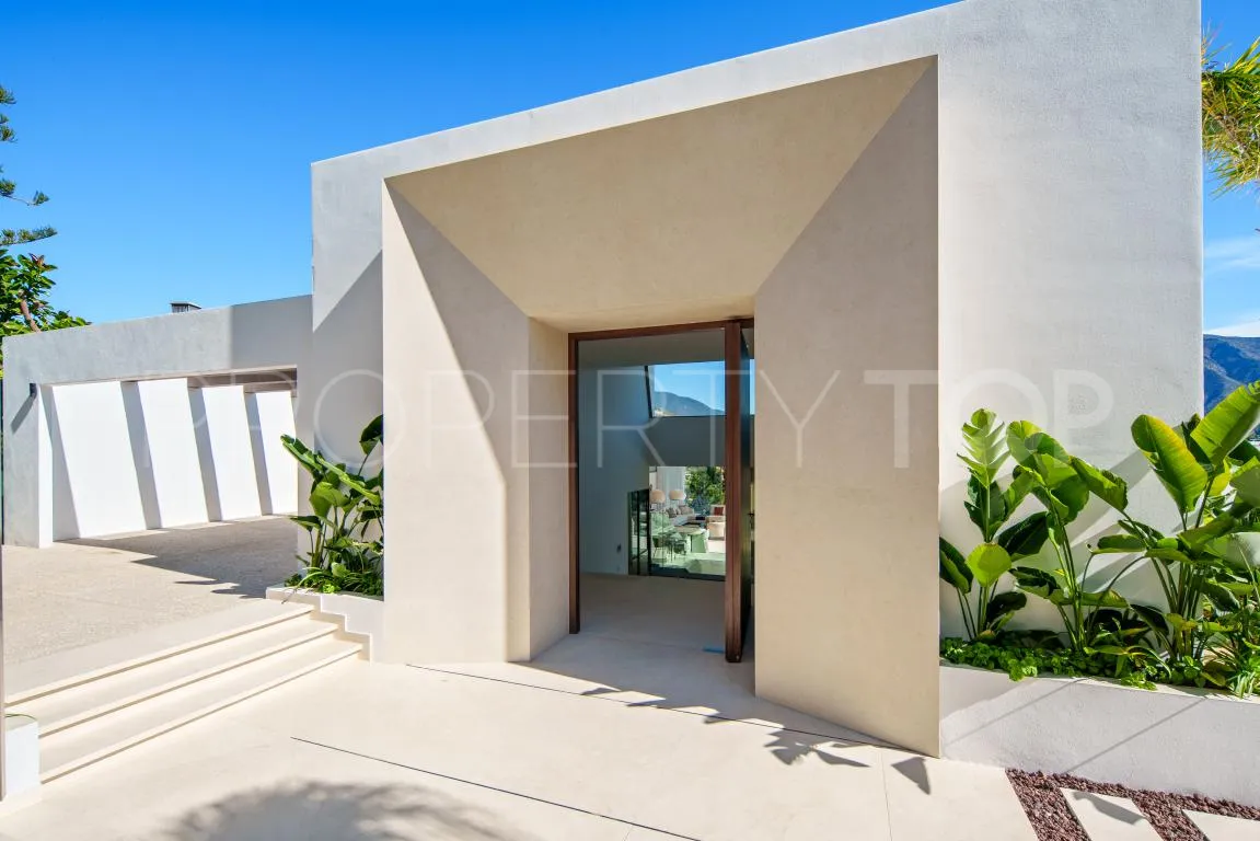 Villa en venta de 5 dormitorios en Nueva Andalucia