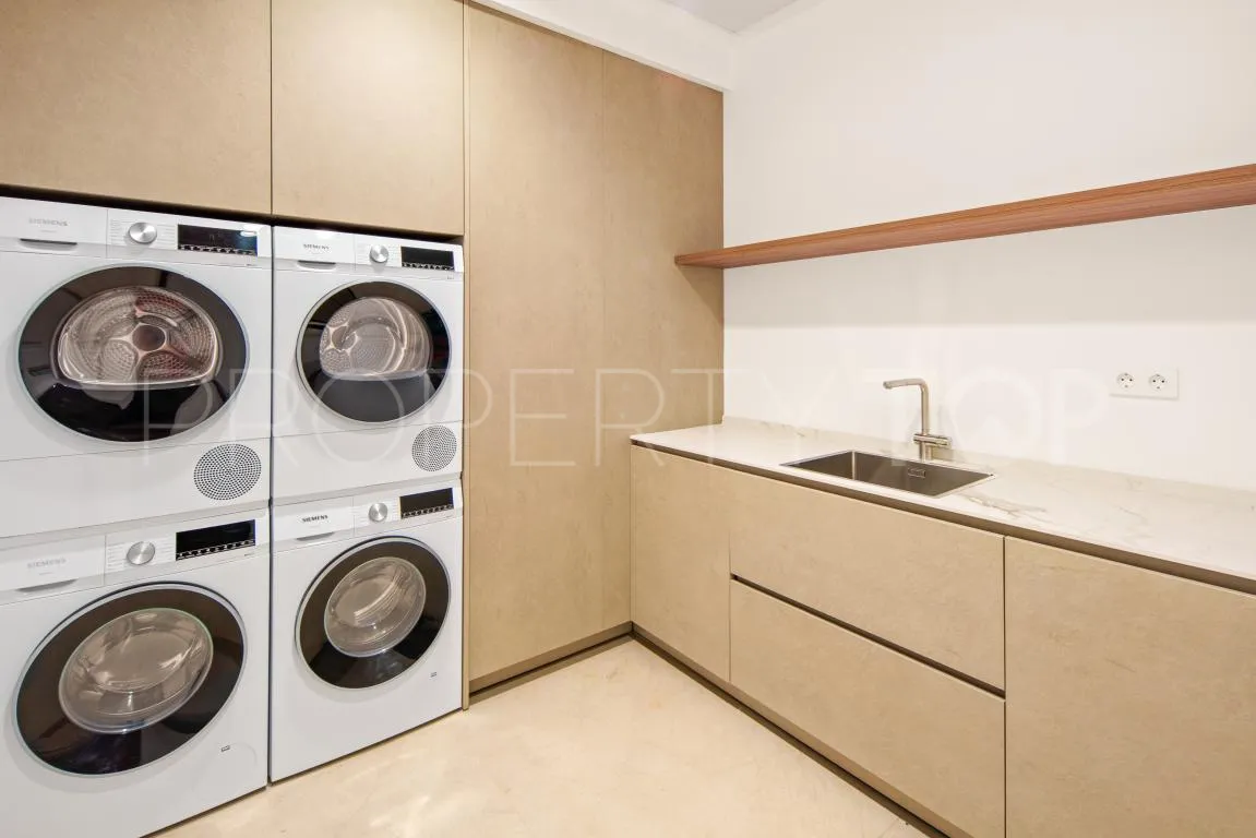 Villa en venta de 5 dormitorios en Nueva Andalucia