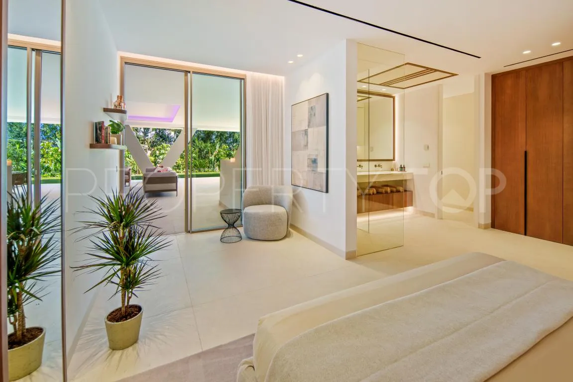 Villa en venta de 5 dormitorios en Nueva Andalucia