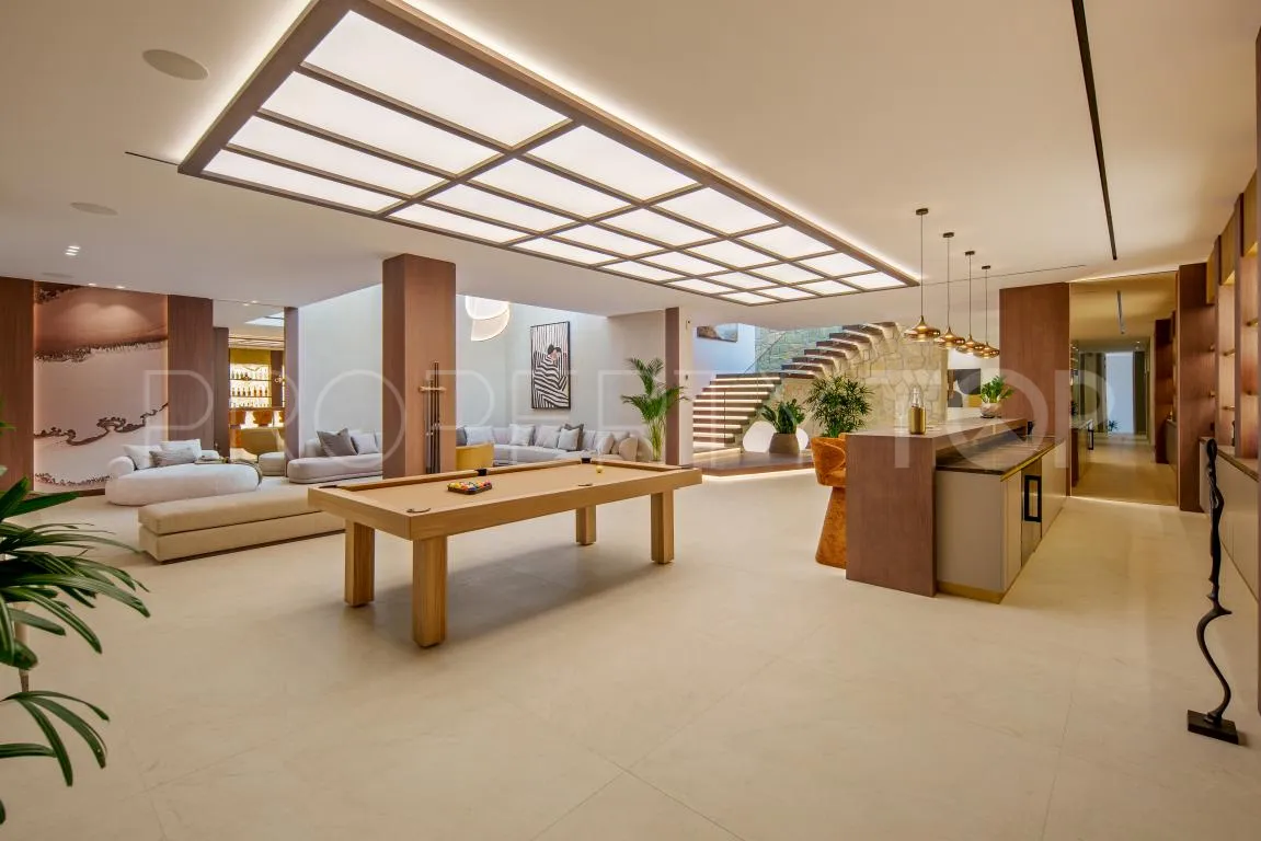 Villa en venta de 5 dormitorios en Nueva Andalucia