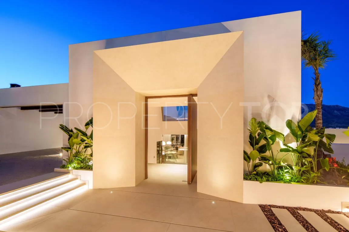 Villa en venta de 5 dormitorios en Nueva Andalucia