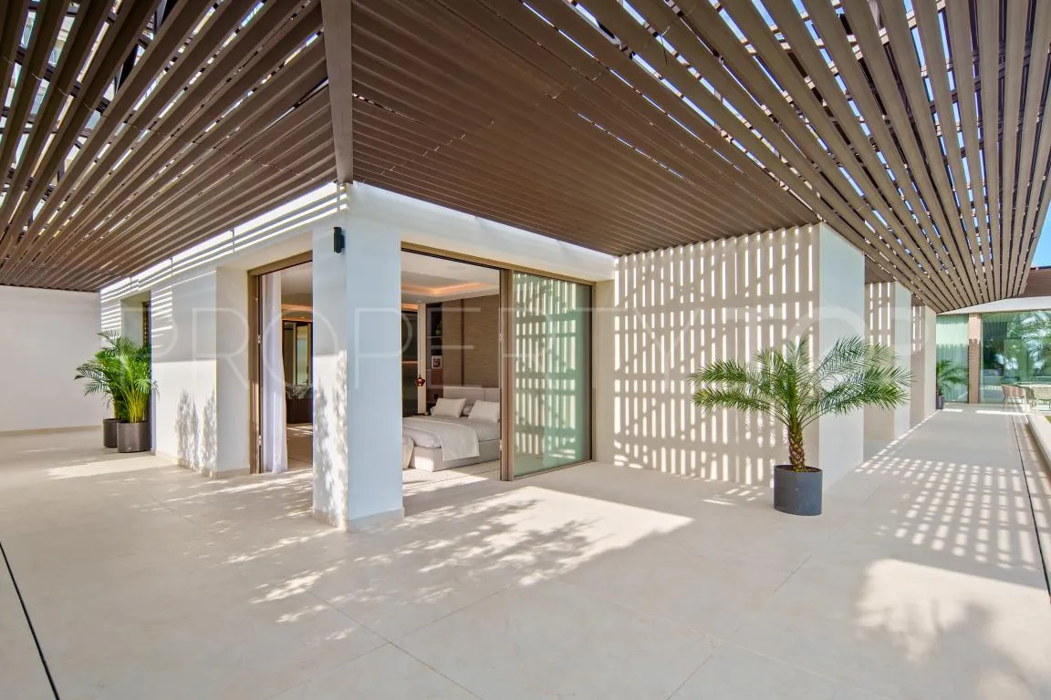 Villa en venta de 5 dormitorios en Nueva Andalucia