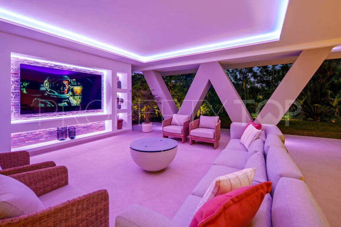 Villa en venta de 5 dormitorios en Nueva Andalucia