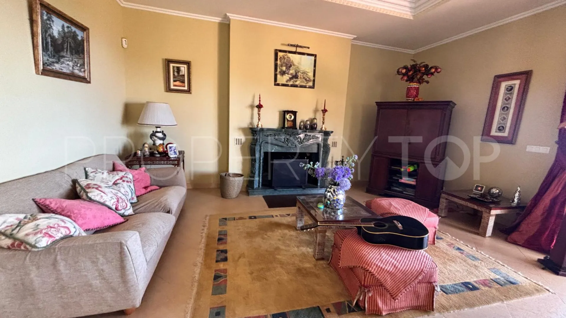 Mansion en venta de 8 dormitorios en Forest Hills