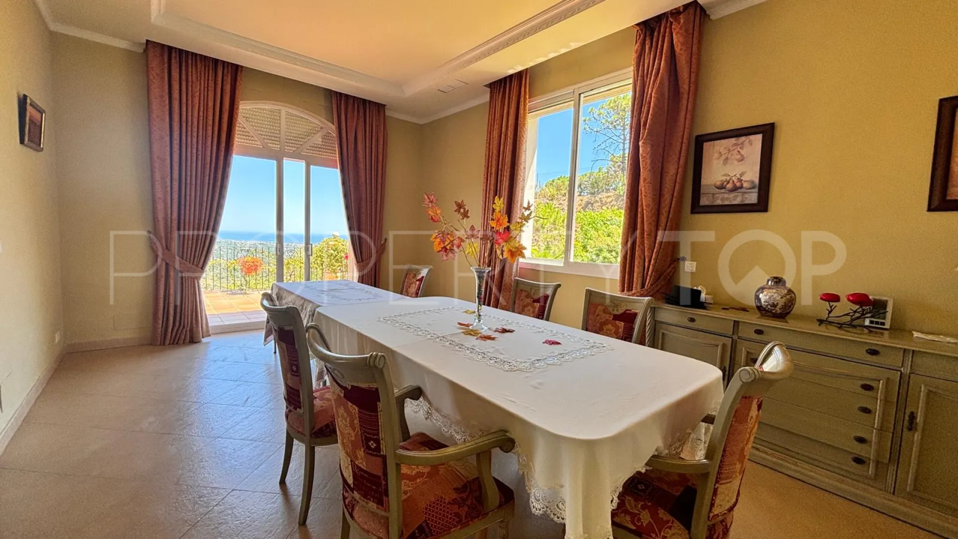 Mansion en venta de 8 dormitorios en Forest Hills