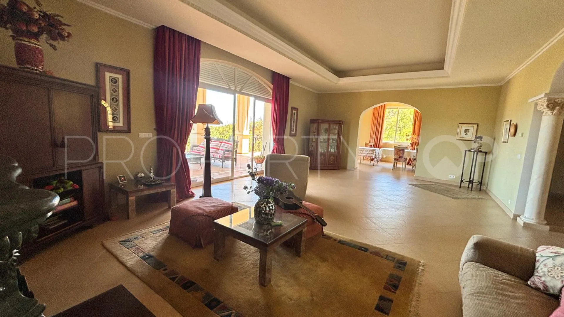 Mansion en venta de 8 dormitorios en Forest Hills