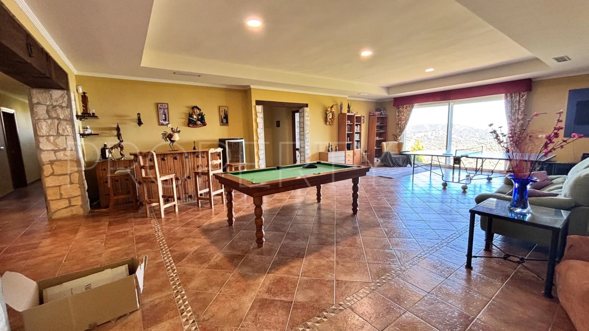 Mansion en venta de 8 dormitorios en Forest Hills