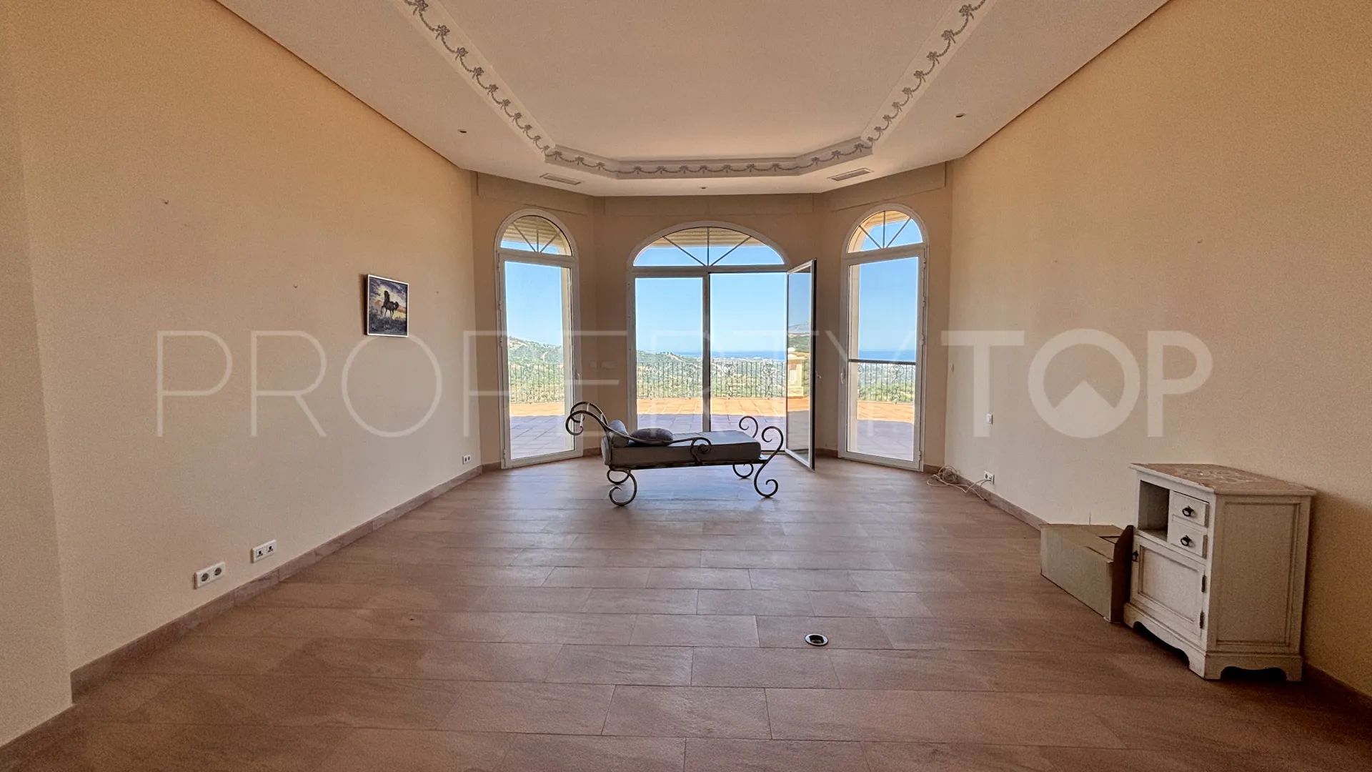 Mansion en venta de 8 dormitorios en Forest Hills
