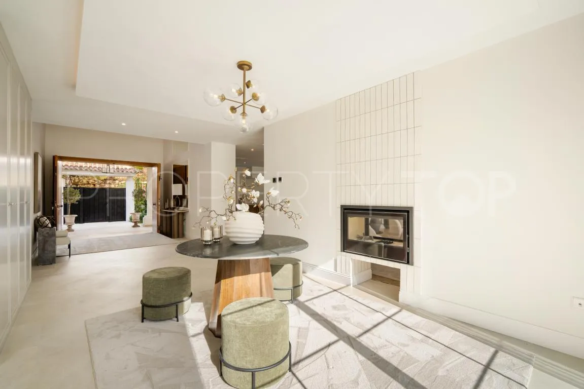 Villa for sale in Los Arqueros with 4 bedrooms