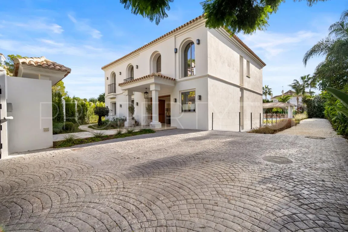 Villa for sale in Los Arqueros with 4 bedrooms