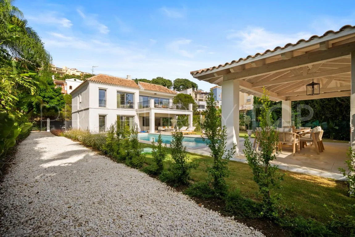 Villa for sale in Los Arqueros with 4 bedrooms