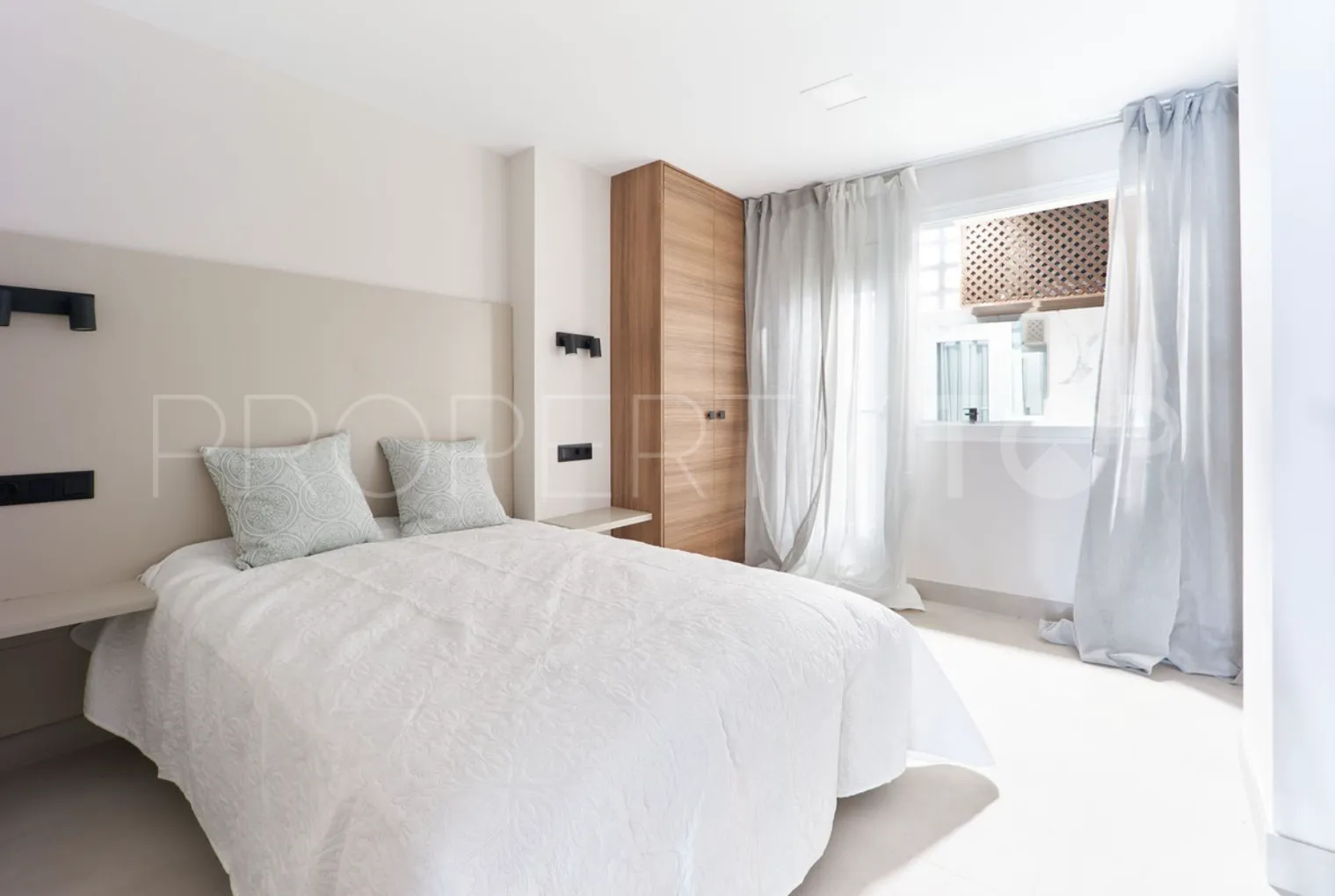 Apartamento planta baja de 3 dormitorios a la venta en Las Petunias