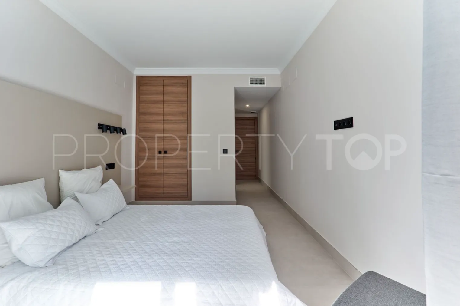 Apartamento planta baja de 3 dormitorios a la venta en Las Petunias