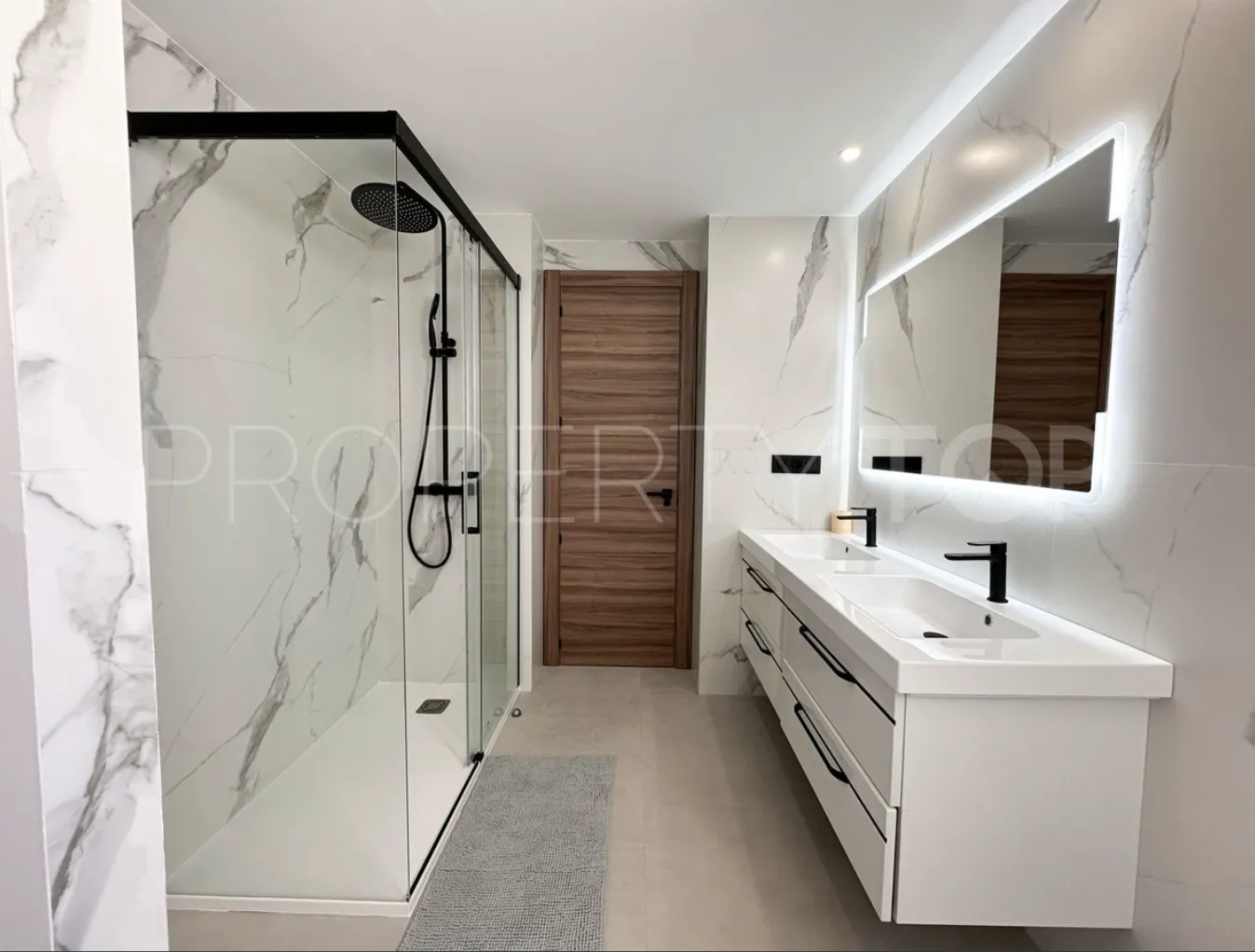 Apartamento planta baja de 3 dormitorios a la venta en Las Petunias