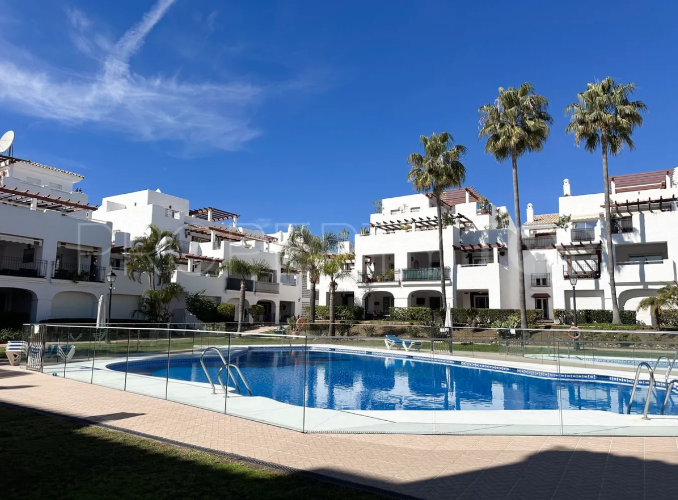 Apartamento planta baja de 3 dormitorios a la venta en Las Petunias