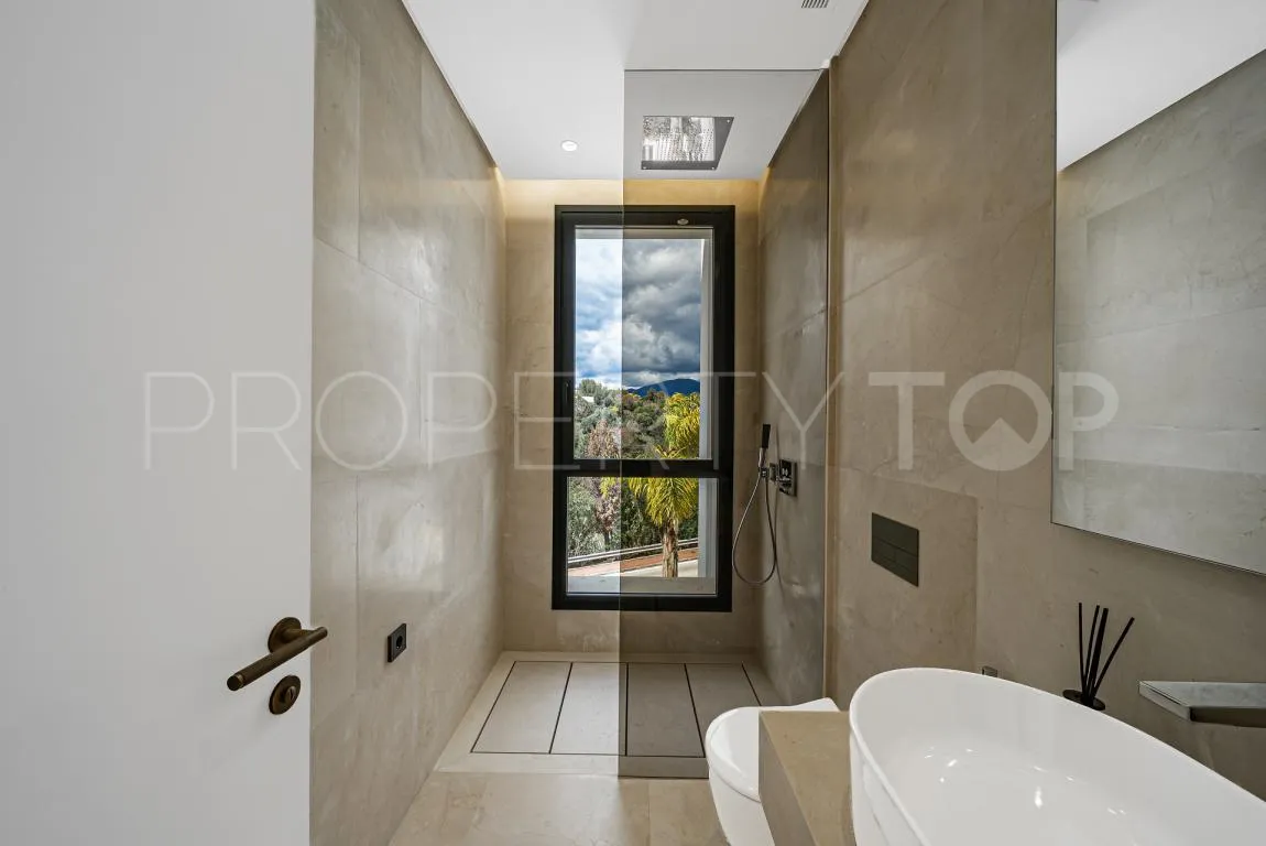 Villa for sale in Golden Mile with 6 bedrooms