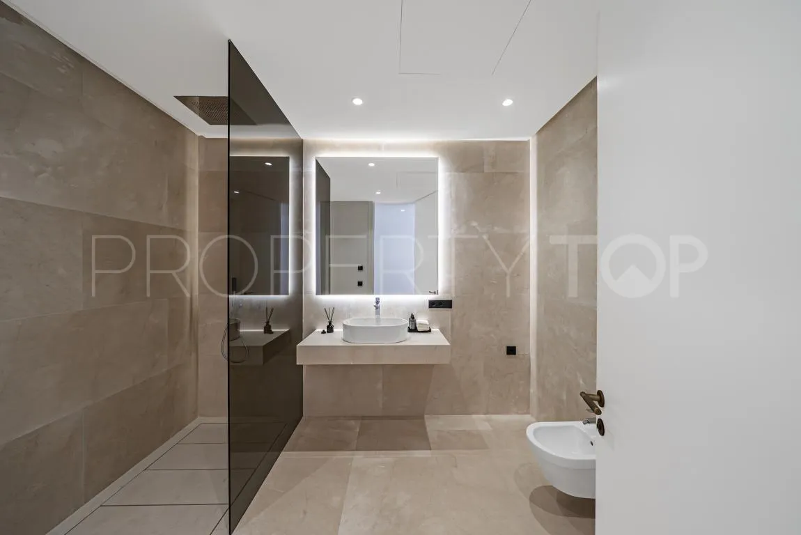 Villa for sale in Golden Mile with 6 bedrooms