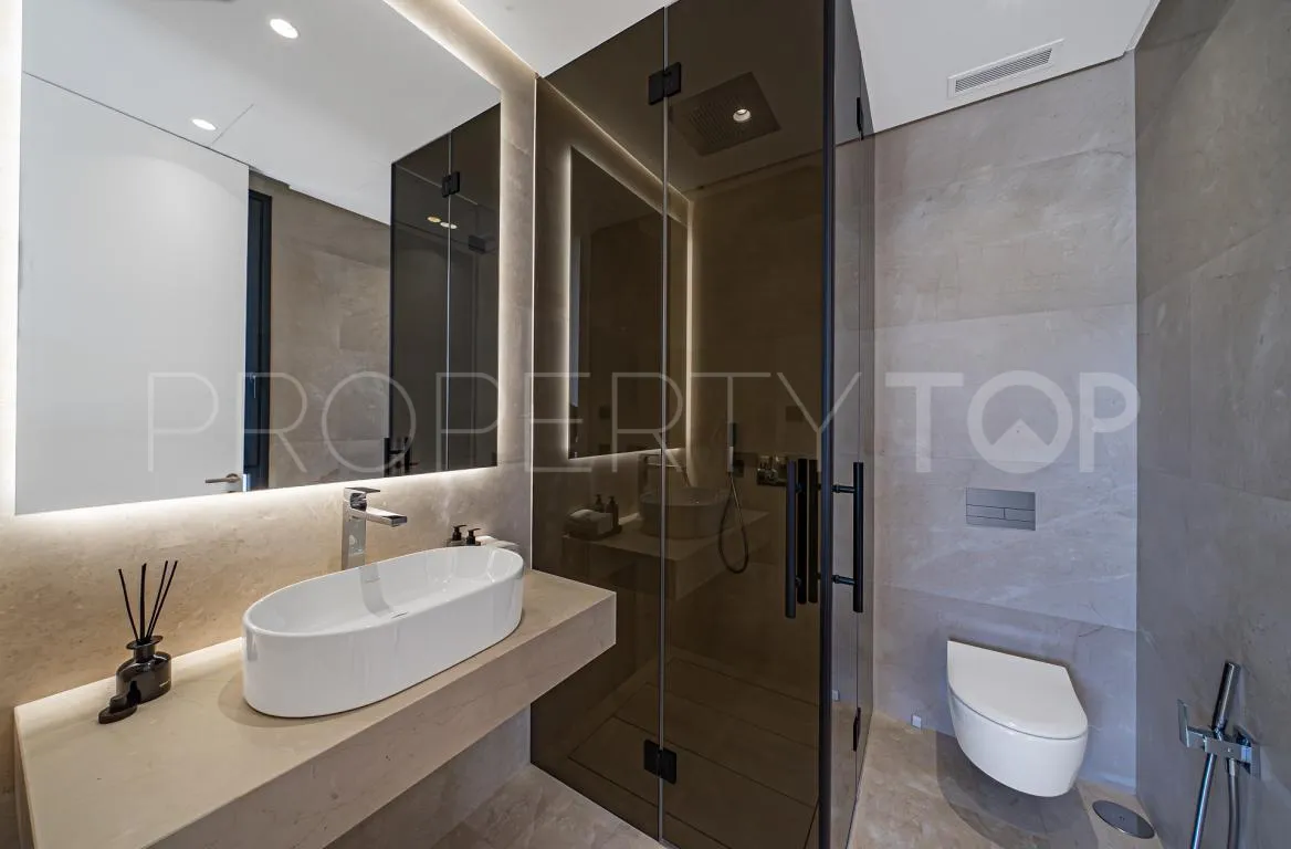 Villa for sale in Golden Mile with 6 bedrooms