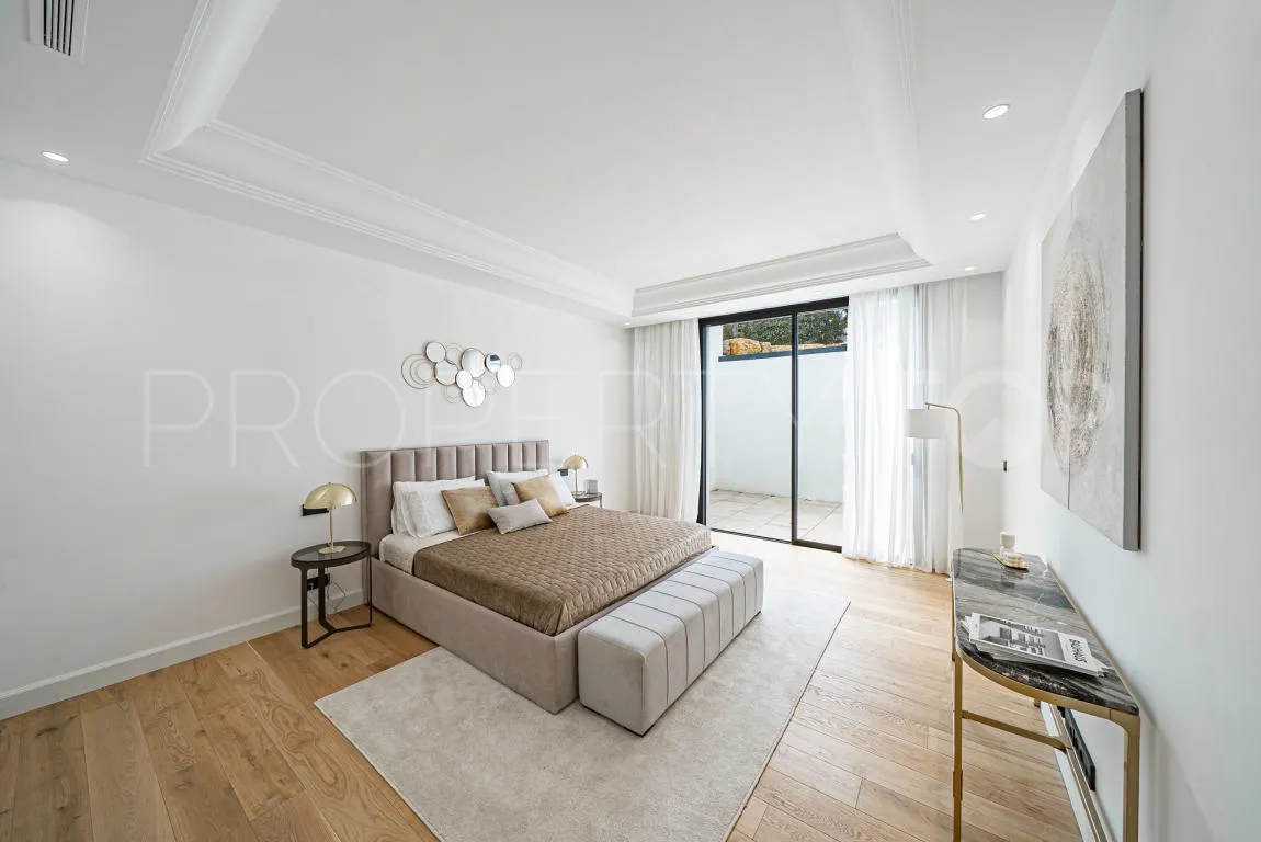 Villa for sale in Golden Mile with 6 bedrooms