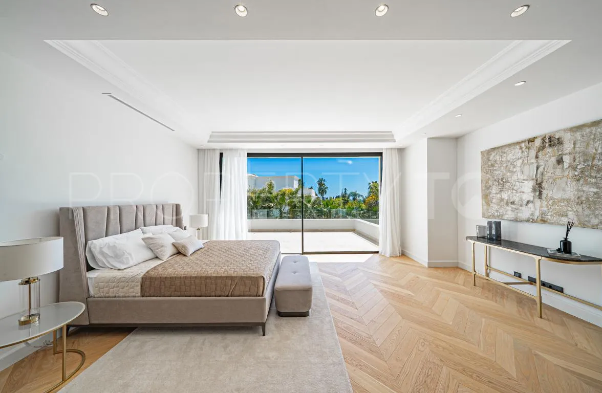 Villa for sale in Golden Mile with 6 bedrooms