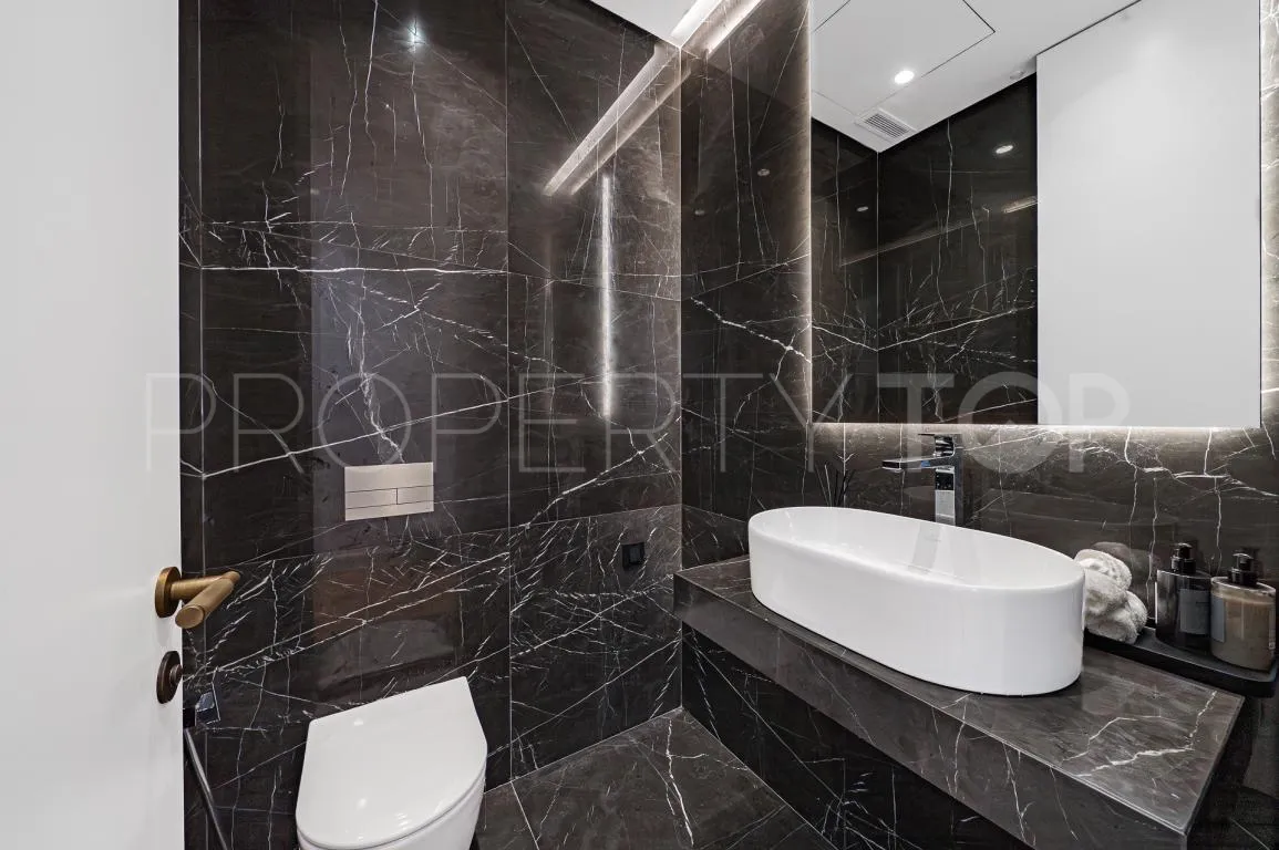Villa for sale in Golden Mile with 6 bedrooms