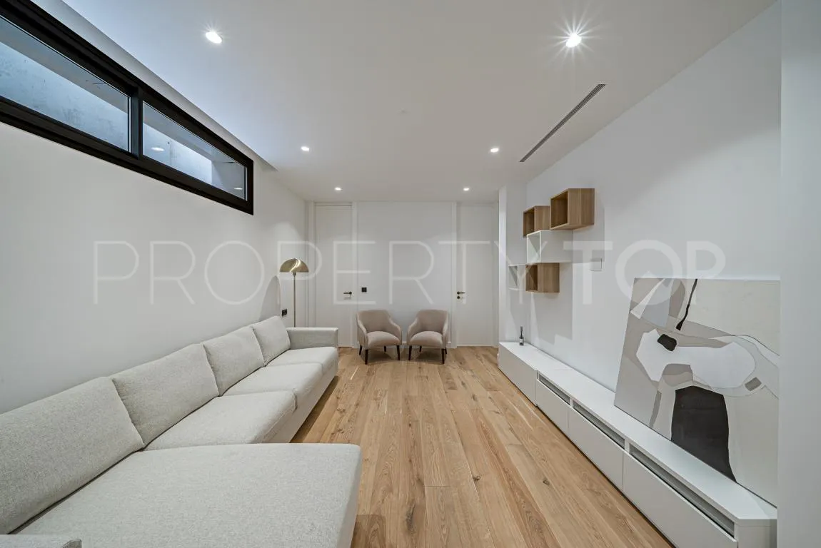 Villa for sale in Golden Mile with 6 bedrooms