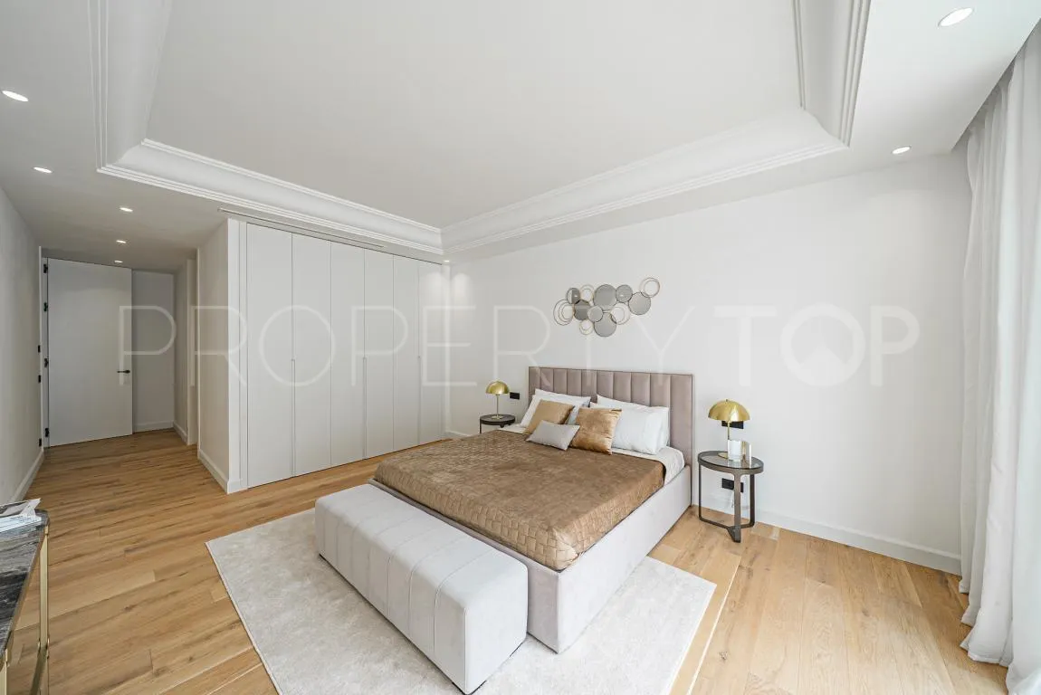 Villa for sale in Golden Mile with 6 bedrooms