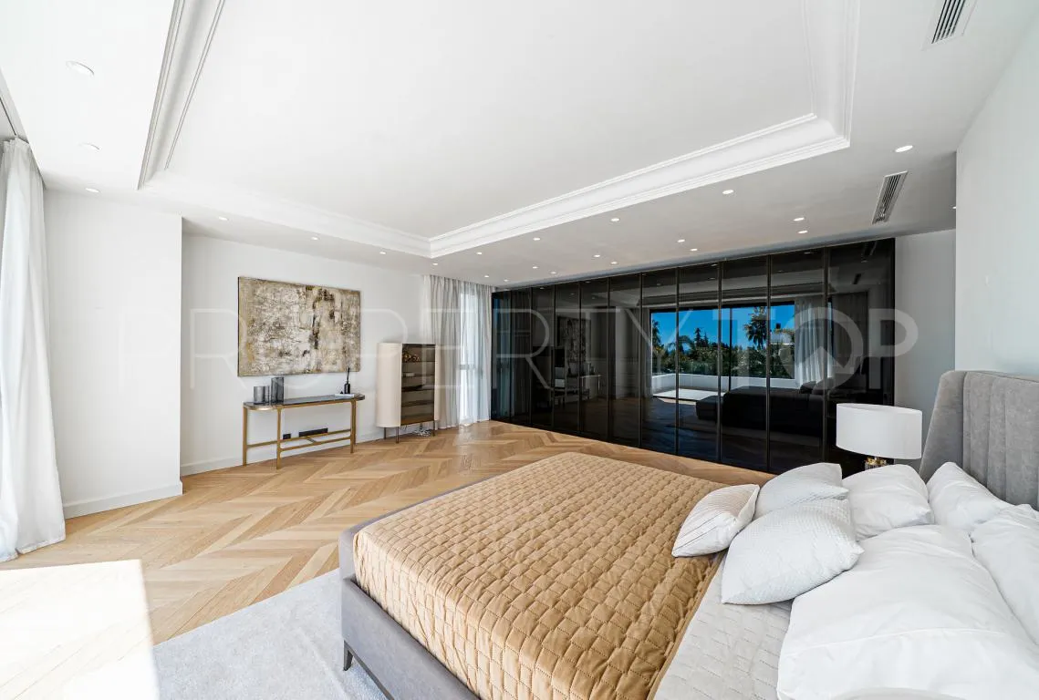 Villa for sale in Golden Mile with 6 bedrooms